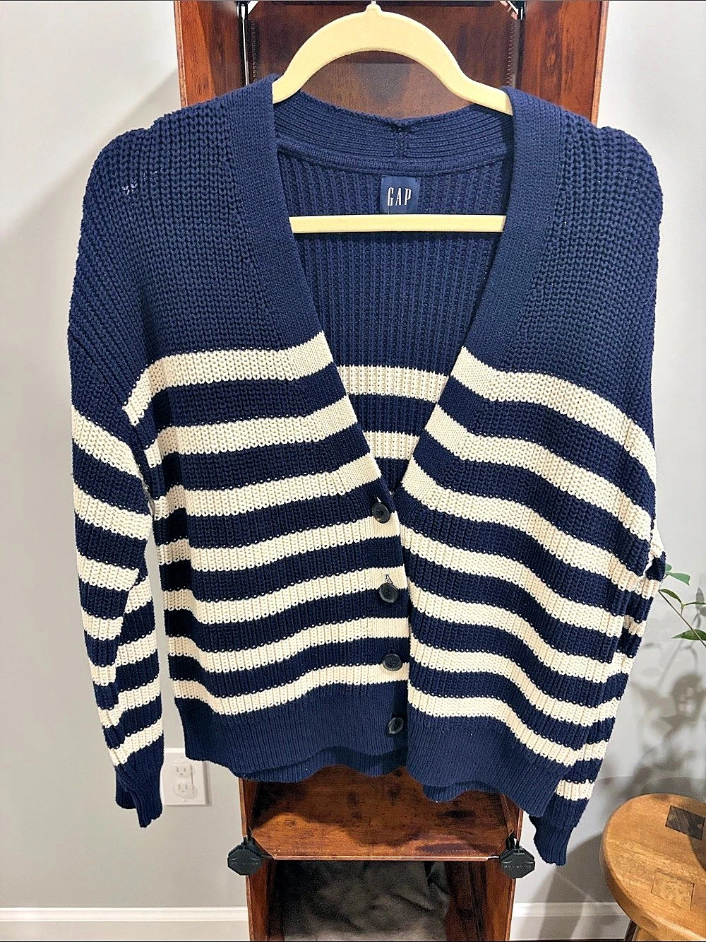Gap Striped Cardigan in Blue & Cream Size Medium Like New